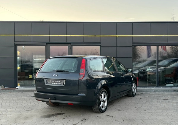 Ford Focus cena 9900 przebieg: 255000, rok produkcji 2007 z Gniezno małe 301